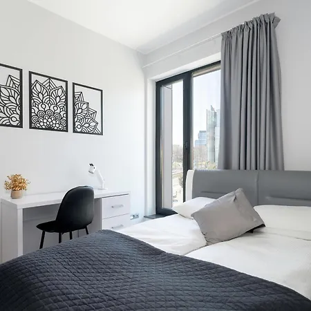 Polwiejska Modern With Ac & Remote Work In Centre By Renters